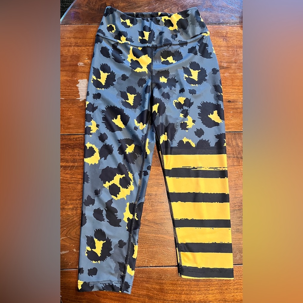 Looney Legs Bee-Pard leopard Print Leggings